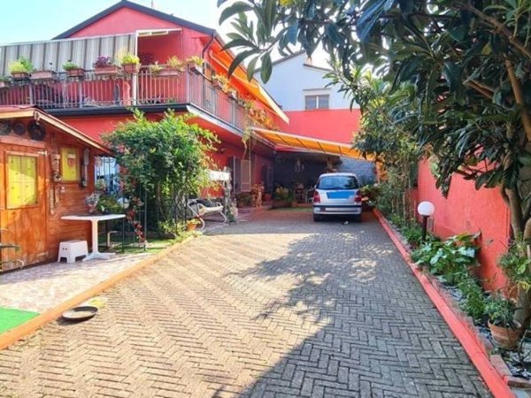 casa indipendente in vendita a Montecalvo Versiggia