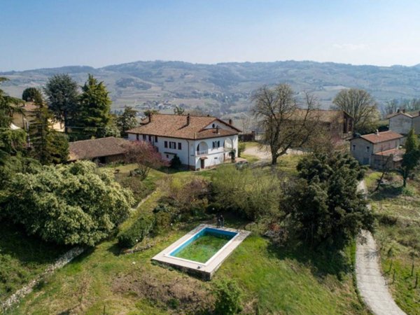 negozio in vendita a Montecalvo Versiggia