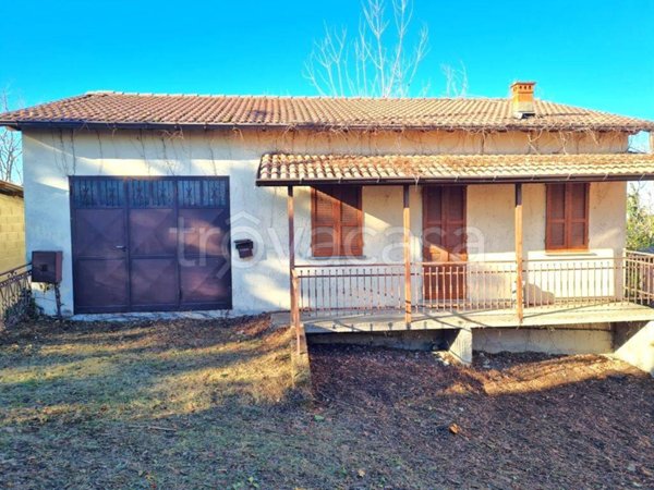 casa indipendente in vendita a Montecalvo Versiggia