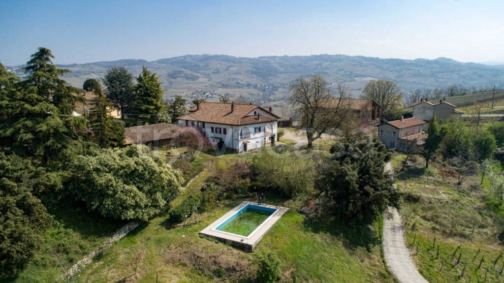 ufficio in vendita a Montecalvo Versiggia