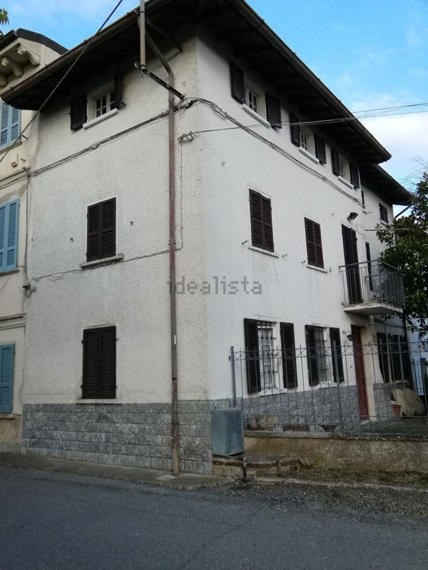 casa indipendente in vendita a Montecalvo Versiggia