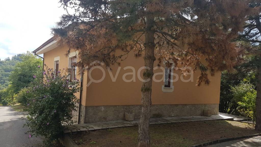 casa indipendente in vendita a Montecalvo Versiggia in zona Bagarello