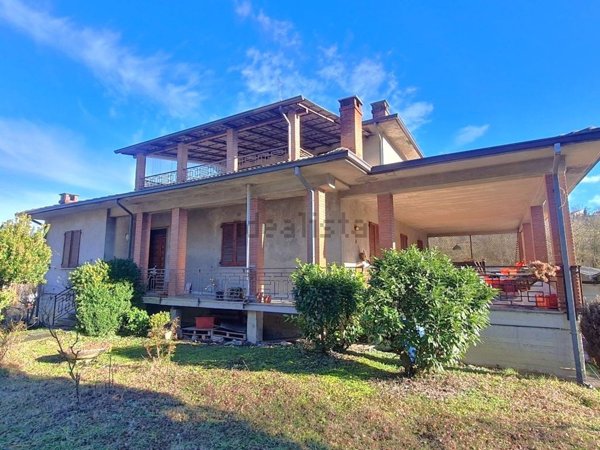 casa indipendente in vendita a Montecalvo Versiggia