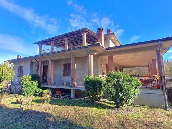 casa indipendente in vendita a Montecalvo Versiggia