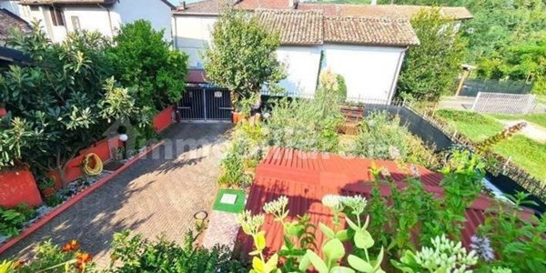 casa indipendente in vendita a Montecalvo Versiggia in zona Michelazza