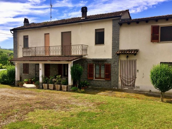 casa indipendente in vendita a Montecalvo Versiggia in zona Francia