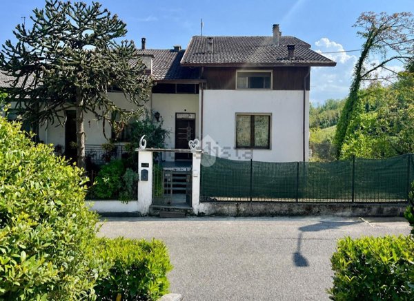 casa semindipendente in vendita a Montecalvo Versiggia in zona Crocetta