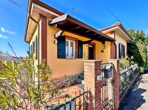 casa indipendente in vendita a Montecalvo Versiggia in zona Bagarello