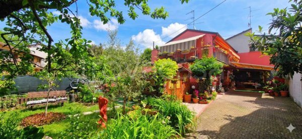 casa indipendente in vendita a Montecalvo Versiggia in zona Michelazza