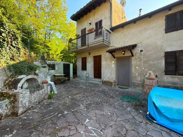 casa indipendente in vendita a Montecalvo Versiggia in zona Francia