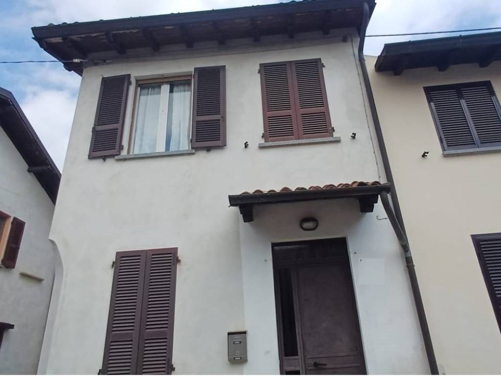 casa indipendente in vendita a Montescano