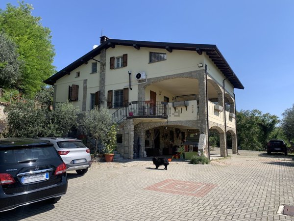 casa indipendente in vendita a Montescano