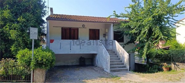 casa indipendente in vendita a Montescano