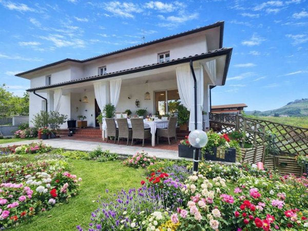 casa indipendente in vendita a Montescano