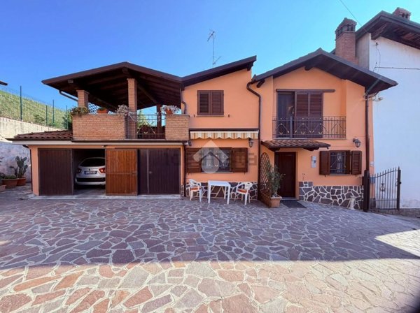 casa indipendente in vendita a Montescano