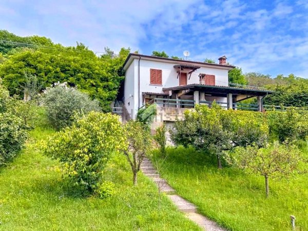 casa indipendente in vendita a Montescano in zona Pozzolo-Roncole
