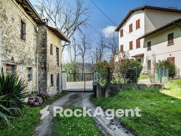 appartamento in vendita a Montesegale in zona Camolino