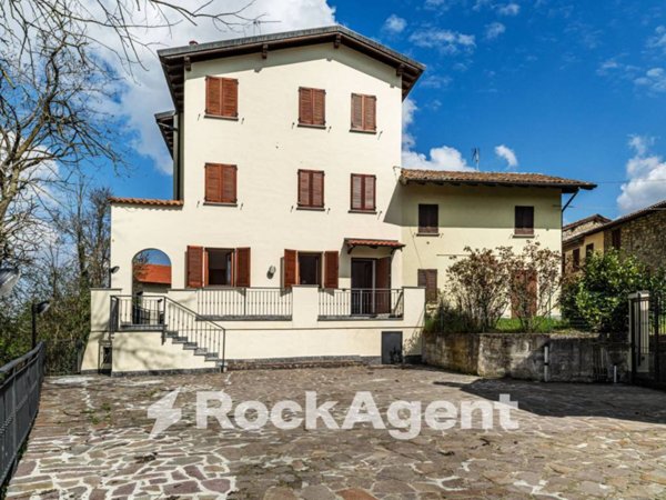 appartamento in vendita a Montesegale in zona Camolino