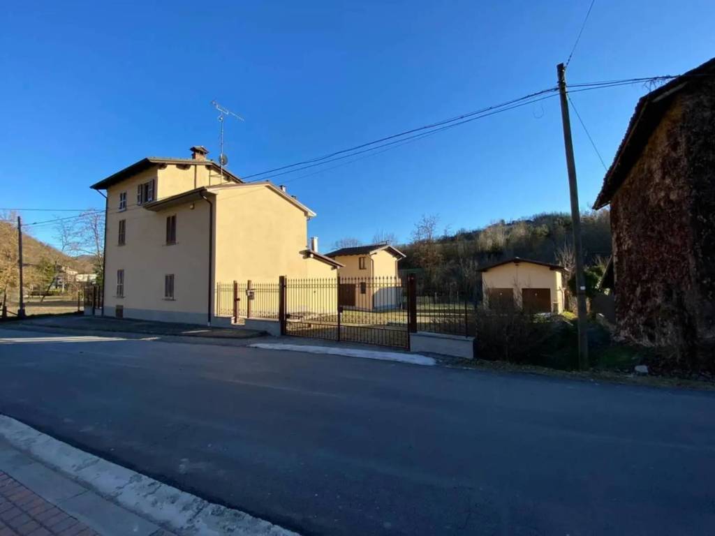 casa indipendente in vendita a Montesegale