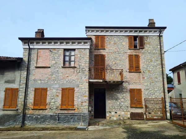 casa indipendente in vendita a Montesegale in zona Sanguignano