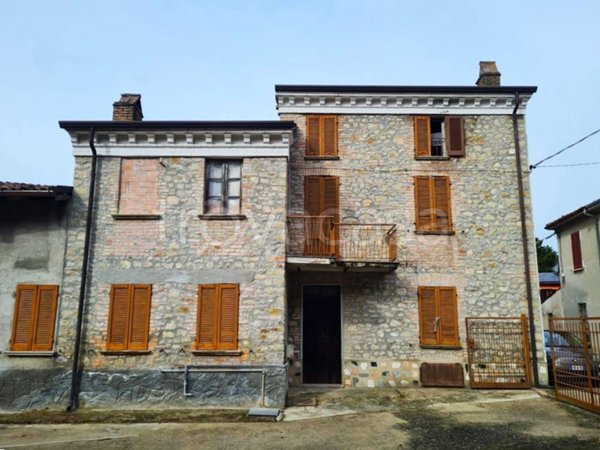 casa indipendente in vendita a Montesegale in zona Sanguignano