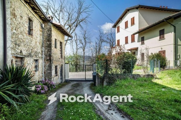 appartamento in vendita a Montesegale in zona Camolino