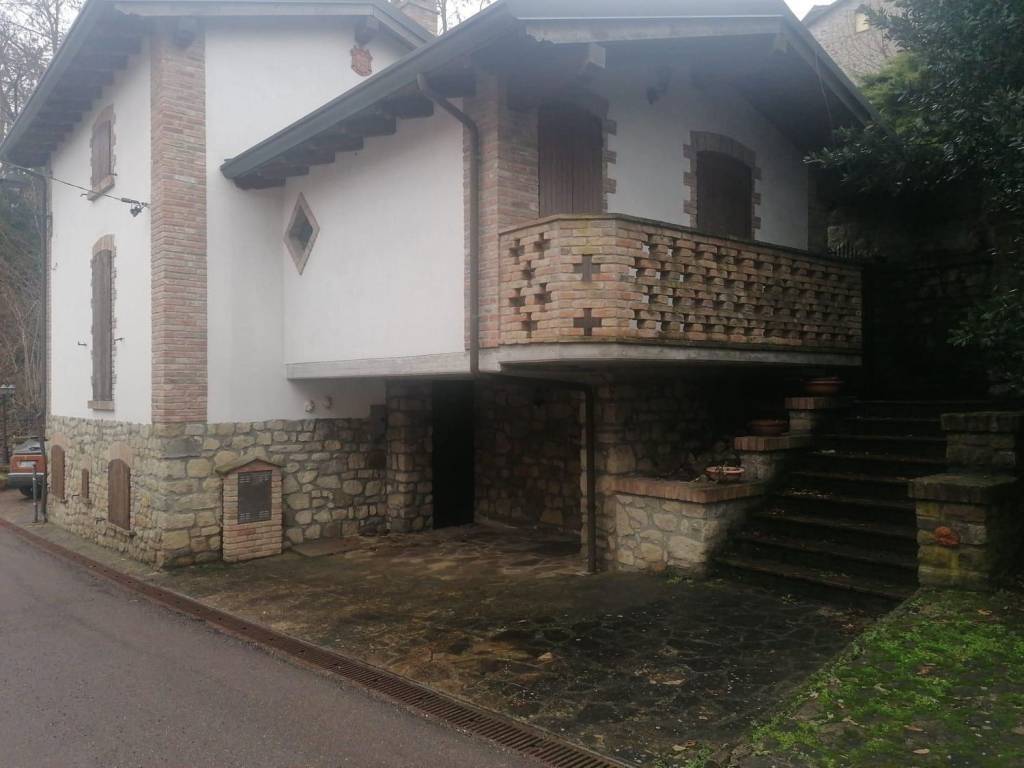 casa indipendente in vendita a Montesegale in zona Camolino