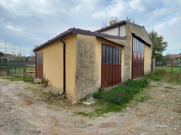 terreno edificabile in vendita a Monticelli Pavese