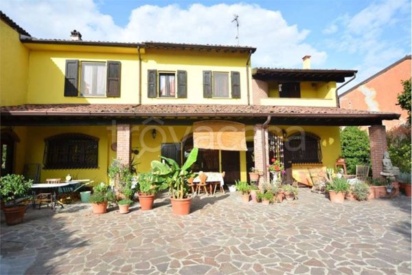 casa indipendente in vendita a Monticelli Pavese