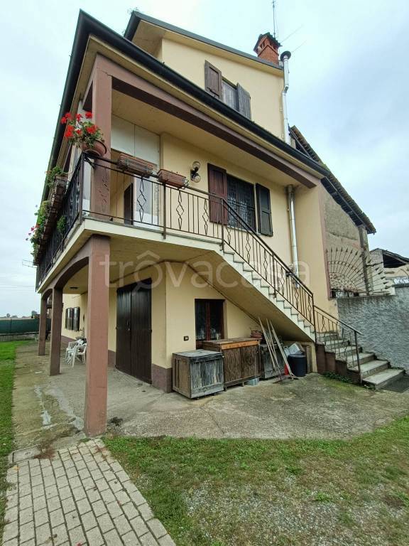 casa indipendente in vendita a Monticelli Pavese