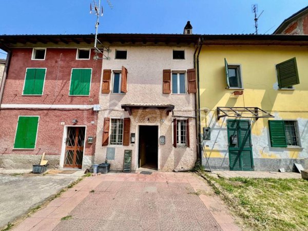 casa indipendente in vendita a Monticelli Pavese
