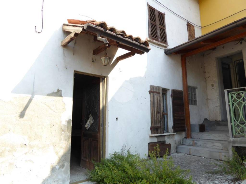 casa indipendente in vendita a Montù Beccaria