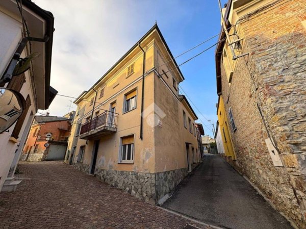 casa indipendente in vendita a Montù Beccaria