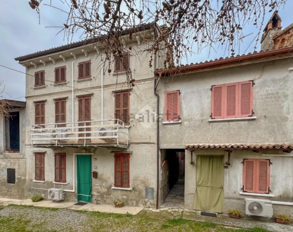 casa indipendente in vendita a Montù Beccaria in zona Casa Barbieri