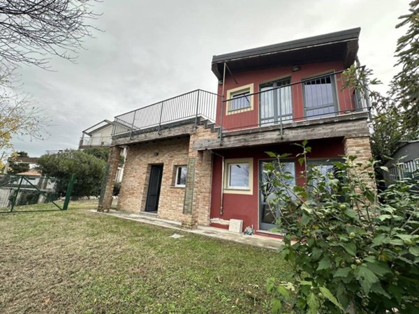 casa indipendente in vendita a Montù Beccaria in zona Moriano