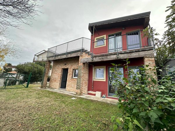casa indipendente in vendita a Montù Beccaria in zona Moriano