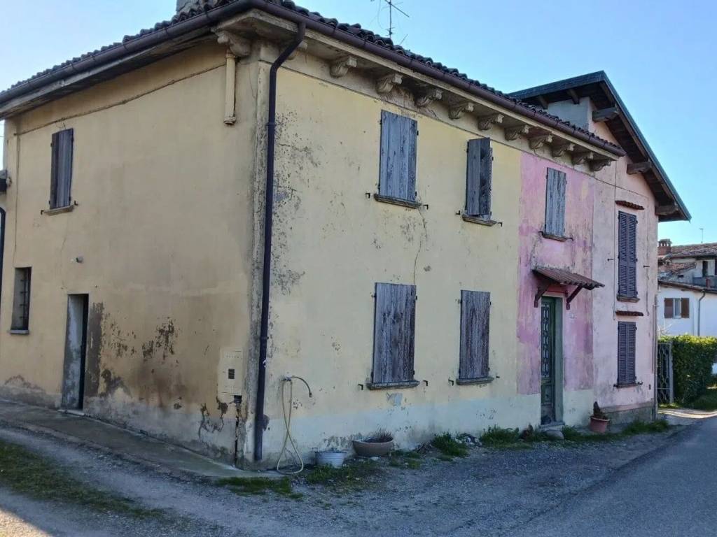 appartamento in vendita a Montù Beccaria