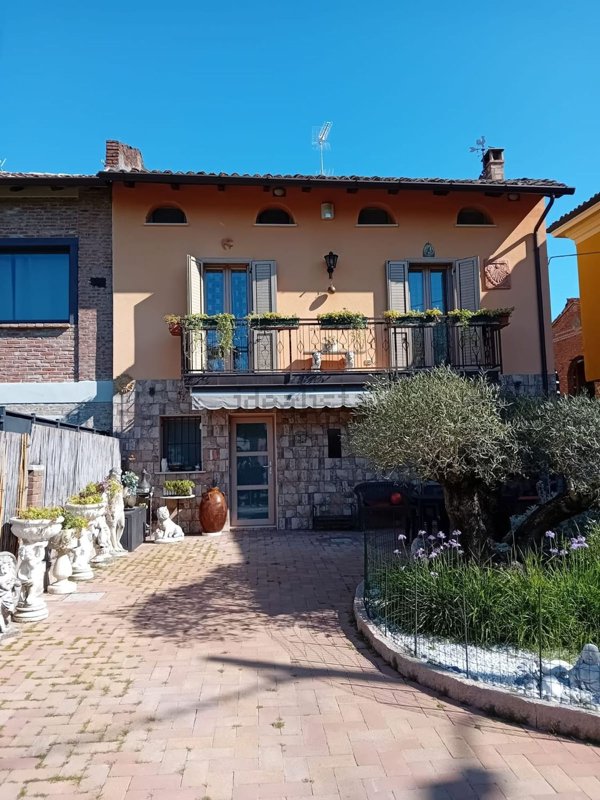 casa indipendente in vendita a Montù Beccaria