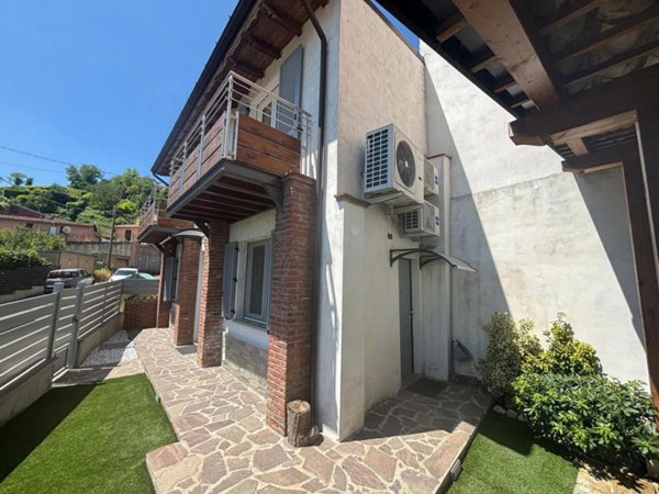 casale in vendita a Montù Beccaria