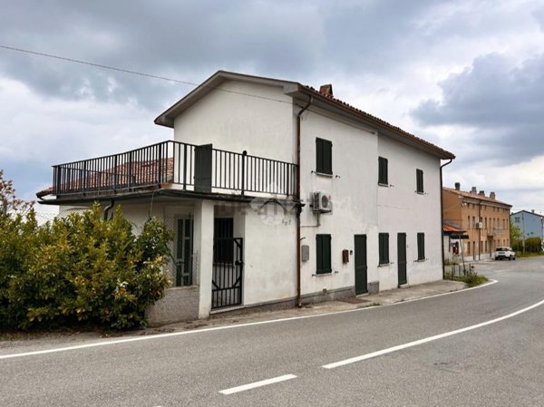 appartamento in vendita a Montù Beccaria in zona Poggiolo