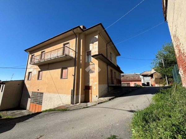 casa indipendente in vendita a Montù Beccaria in zona Casa Barbieri