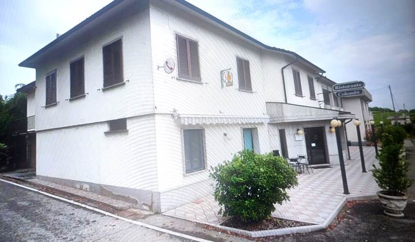 negozio in vendita a Montù Beccaria