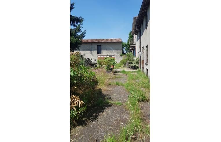 casa indipendente in vendita a Montù Beccaria in zona Poggiolo