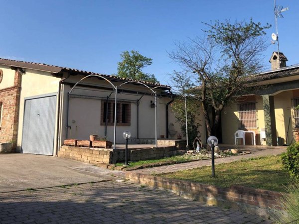 casa indipendente in vendita a Montù Beccaria