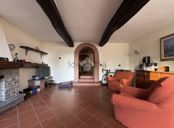 appartamento in vendita a Montù Beccaria in zona Costa Montefedele