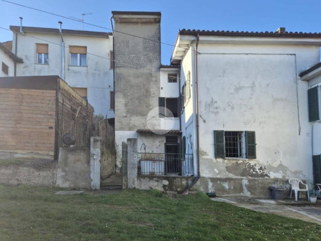 casa indipendente in vendita a Montù Beccaria in zona Casa Bianca