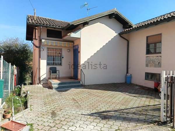 casa indipendente in vendita a Montù Beccaria in zona Poggiolo