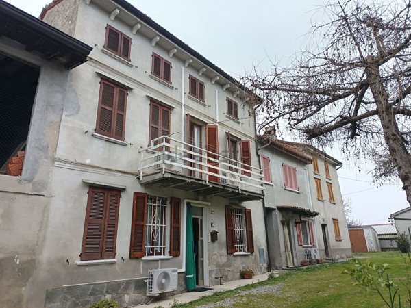 appartamento in vendita a Montù Beccaria in zona Casa Barbieri