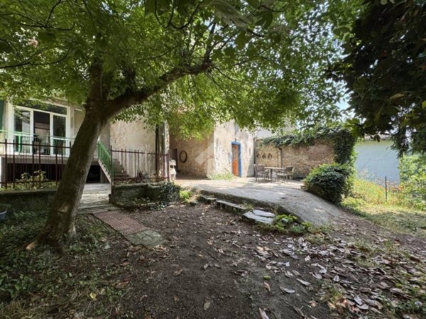 casa indipendente in vendita a Montù Beccaria in zona Roncole