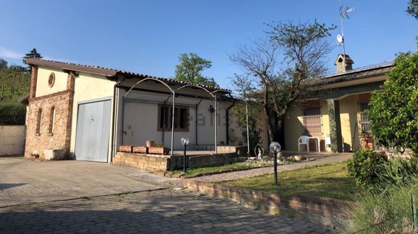 casa indipendente in vendita a Montù Beccaria in zona Bergamasco